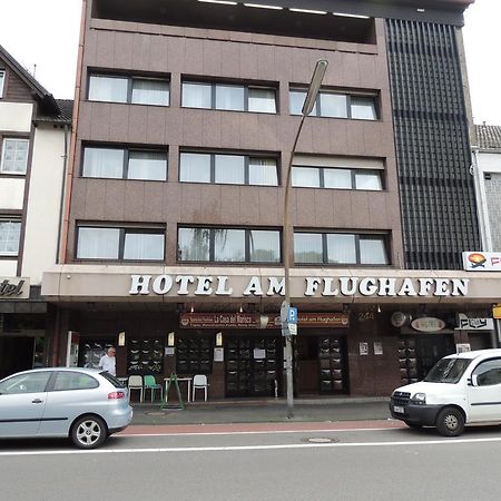 Hotel Am Flughafen Colonia Esterno foto